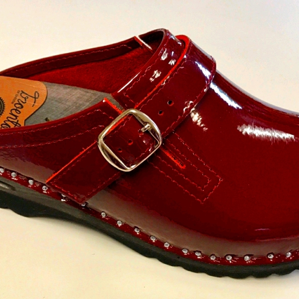 Clog slip ons
